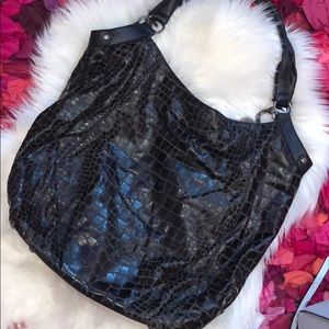 LARGE SHOULDER BAG! Perfect for school or travel